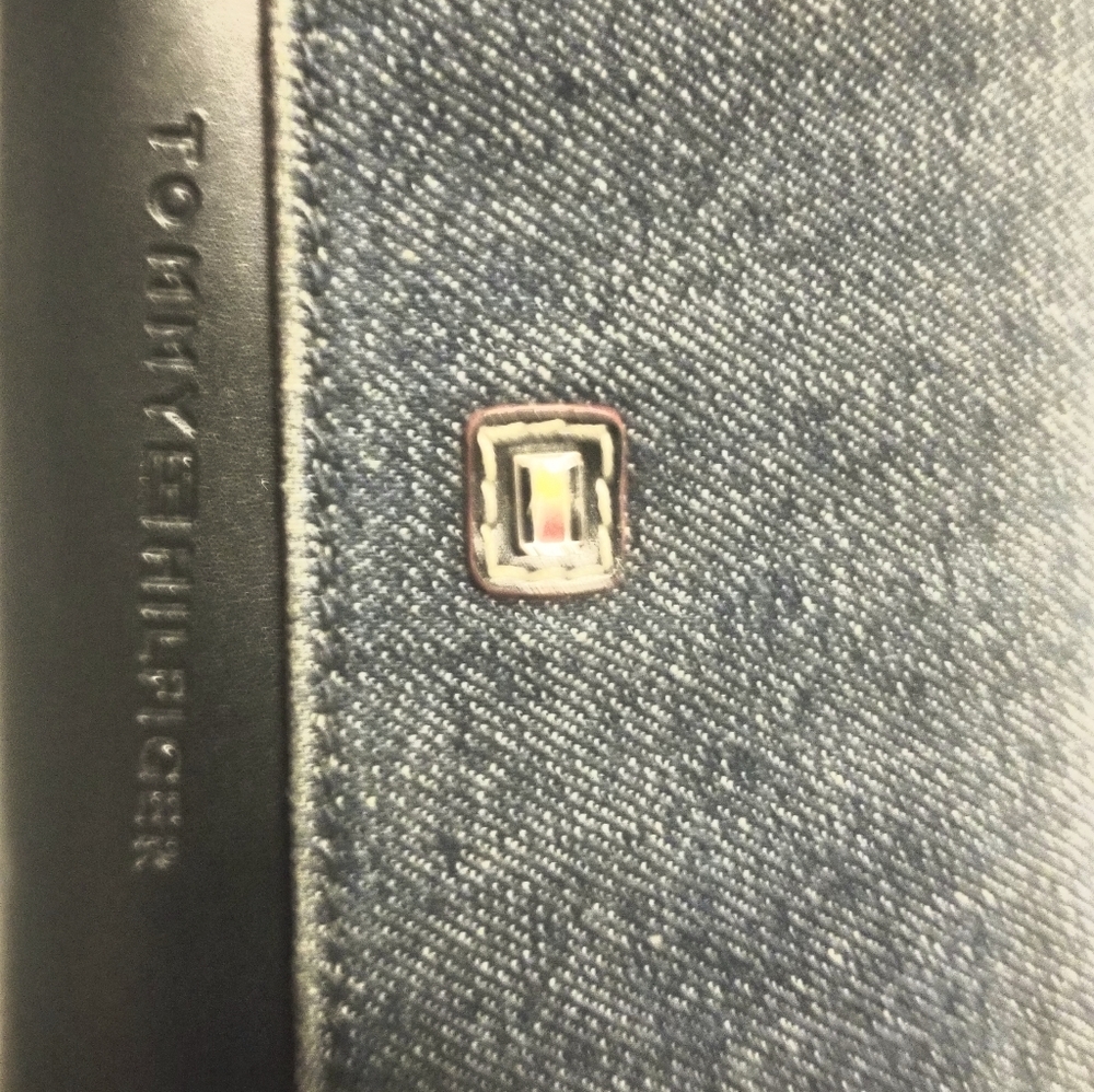 1 blue Jean Tommy wallet